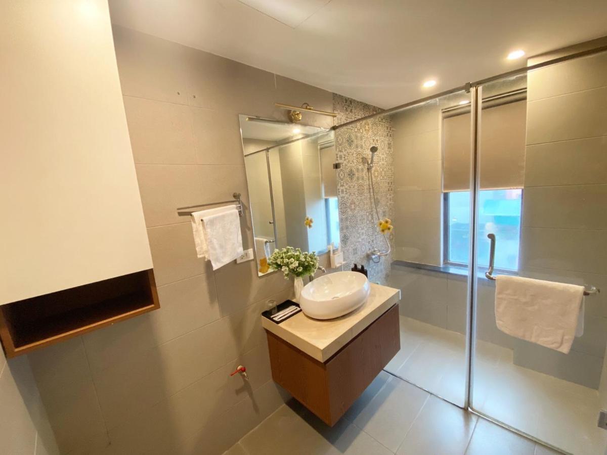 Luxe Paradise Residence Trinh Cong Son ハノイ市 エクステリア 写真